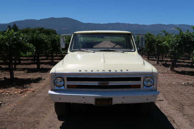 1968 Yellow Chevrolet C-10 Standard Cab Pickup