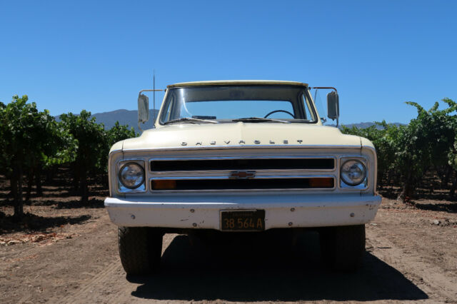 1968 Yellow Chevrolet C-10 Standard Cab Pickup