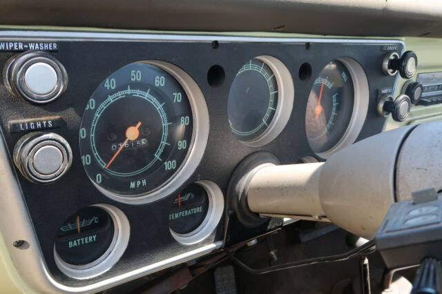 1968 Yellow Chevrolet C-10 Standard Cab Pickup