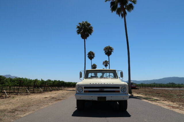 1968 Yellow Chevrolet C-10 Standard Cab Pickup