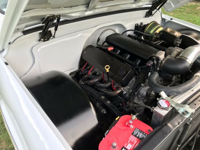 1968 White Chevrolet C-10