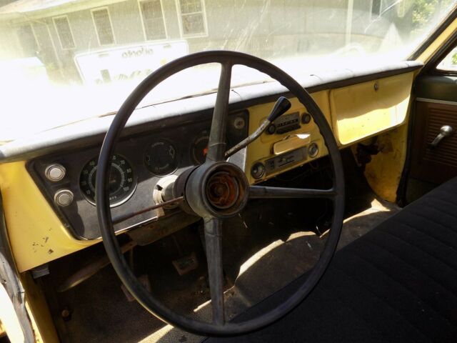 1968 Yellow Chevrolet C-10 Standard Cab Pickup