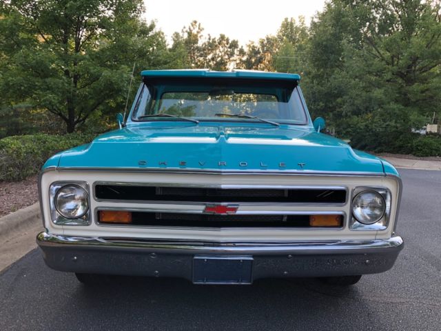1968 Turquoise Chevrolet C-10 Standard Cab Pickup