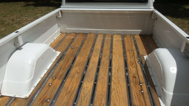 1968 White Chevrolet C/K Pickup 2500 Fleet Side