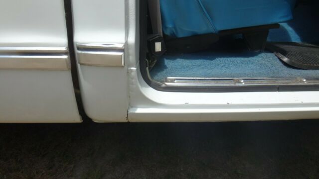 1968 White Chevrolet C/K Pickup 2500 Fleet Side