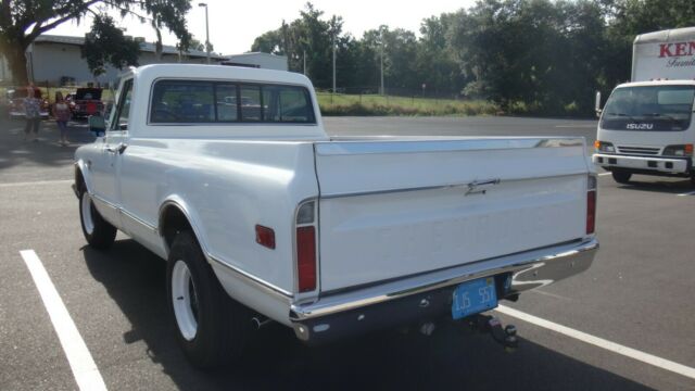 1968 White Chevrolet C/K Pickup 2500 Fleet Side