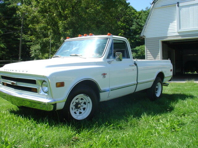1968 White Chevrolet C/K Pickup 2500 Fleet Side