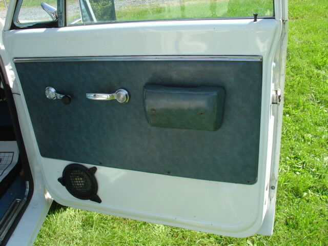 1968 White Chevrolet C/K Pickup 2500 Fleet Side