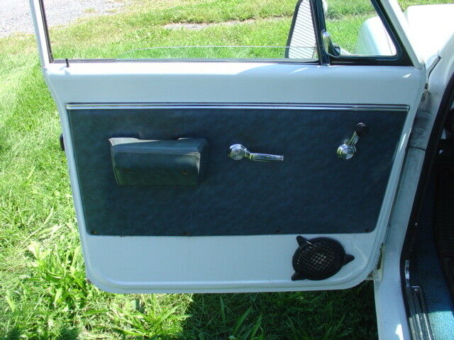 1968 White Chevrolet C/K Pickup 2500 Fleet Side