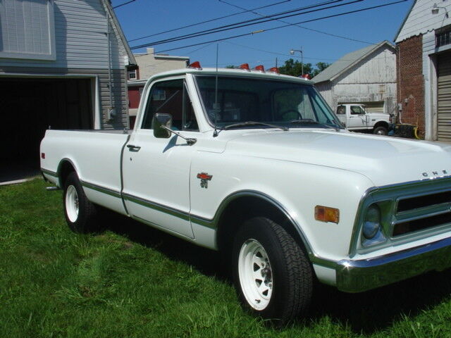 1968 White Chevrolet C/K Pickup 2500 Fleet Side