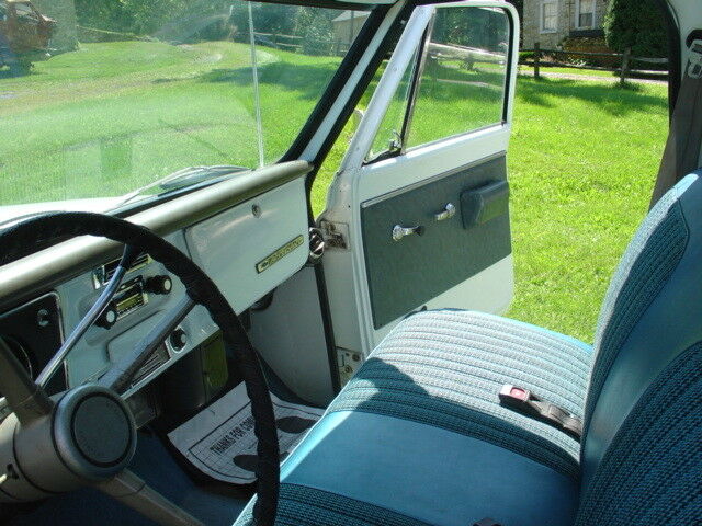 1968 White Chevrolet C/K Pickup 2500 Fleet Side