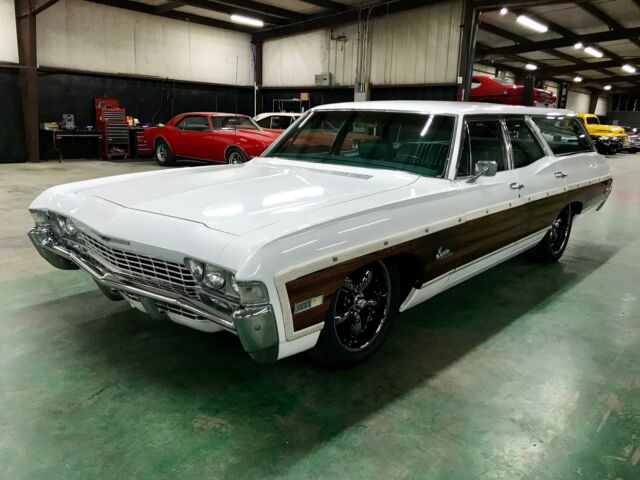 1968 White Chevrolet Caprice --
