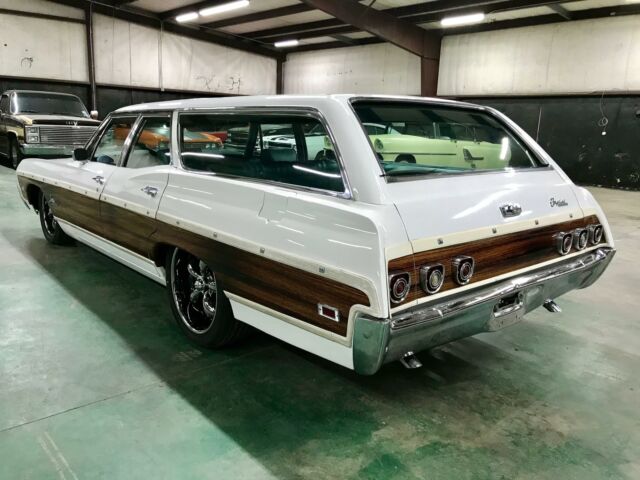 1968 White Chevrolet Caprice --