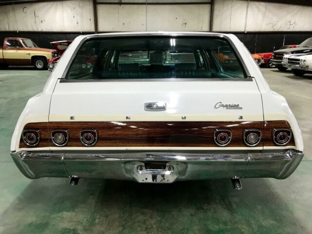 1968 White Chevrolet Caprice --