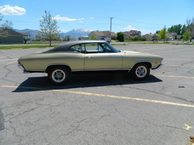 1968 Gold Chevrolet Chevelle Coupe