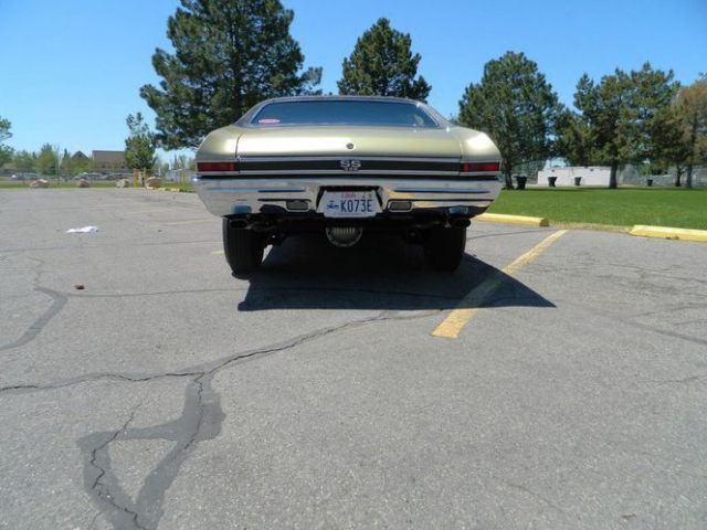 1968 Gold Chevrolet Chevelle Coupe