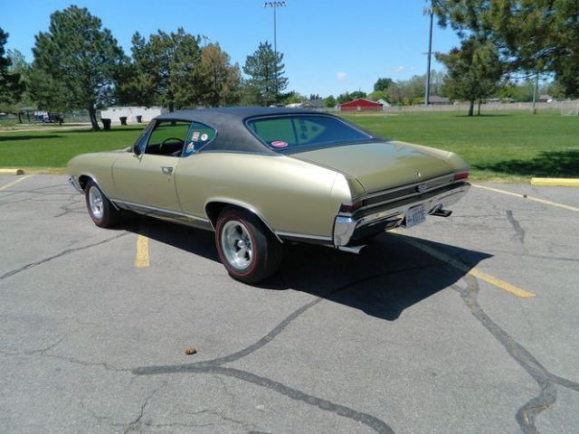 1968 Gold Chevrolet Chevelle Coupe