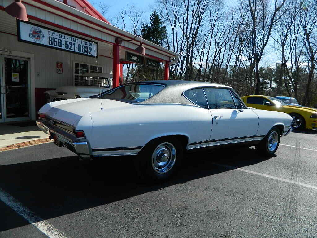 1968 White Chevrolet Chevelle Coupe