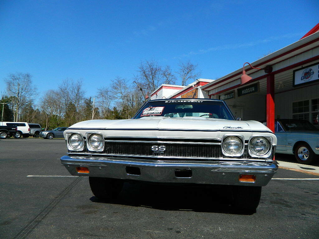 1968 White Chevrolet Chevelle Coupe