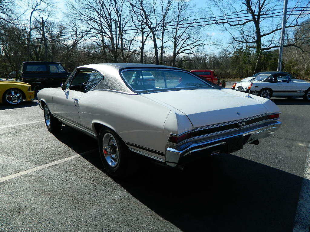 1968 White Chevrolet Chevelle Coupe