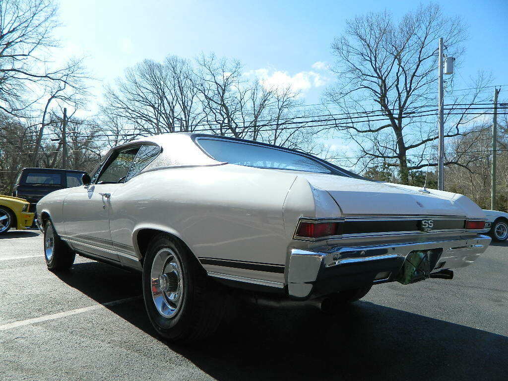 1968 White Chevrolet Chevelle Coupe