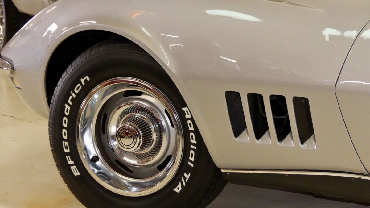 1968 Silver Chevrolet Corvette 2 Door T-Top