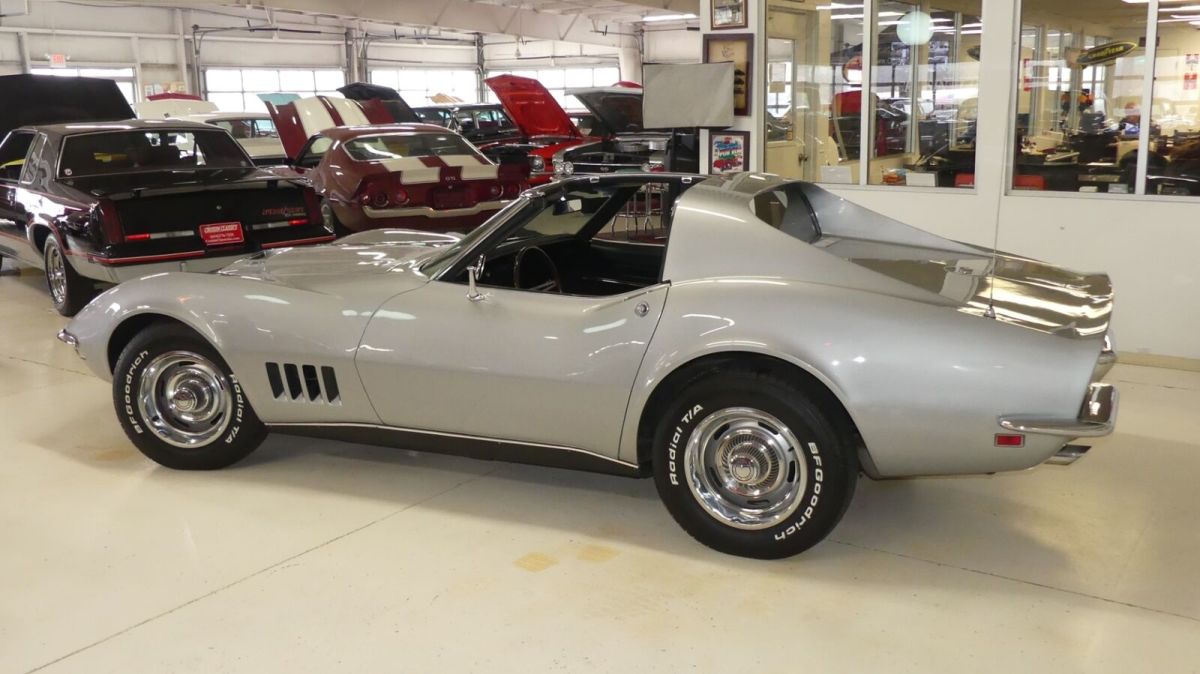 1968 Silver Chevrolet Corvette 2 Door T-Top