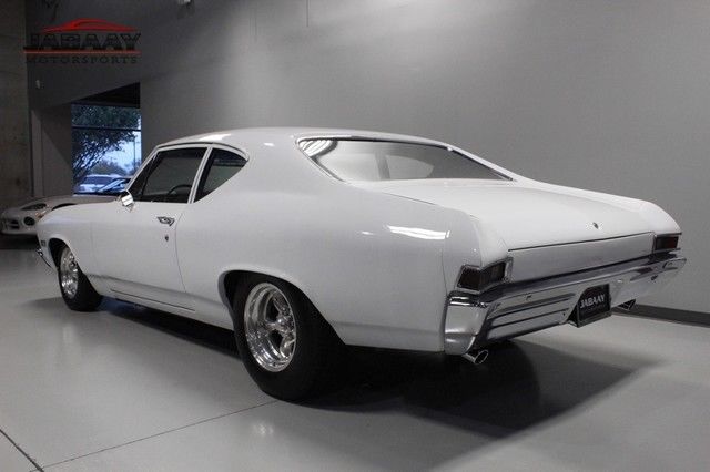 1968 White Chevrolet Malibu Coupe