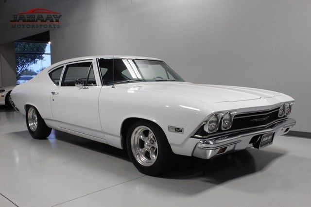 1968 White Chevrolet Malibu Coupe
