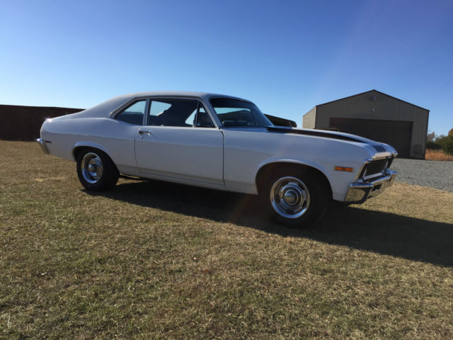 1968 White Chevrolet Nova Coupe