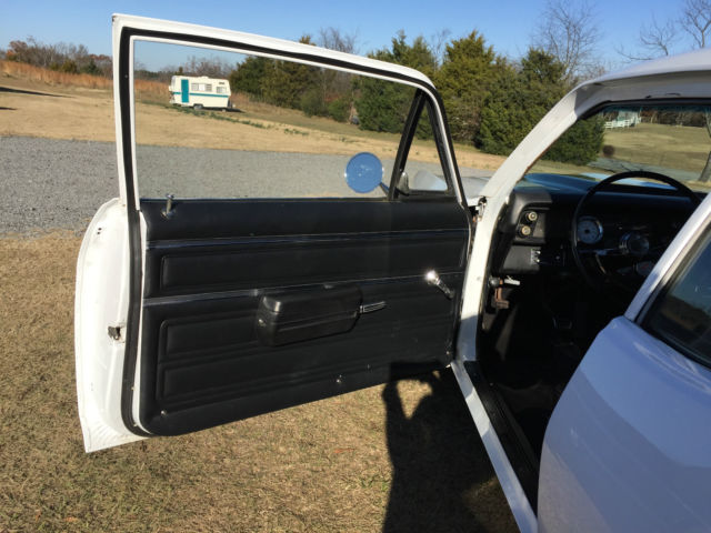 1968 White Chevrolet Nova Coupe