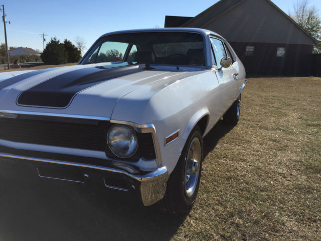 1968 White Chevrolet Nova Coupe