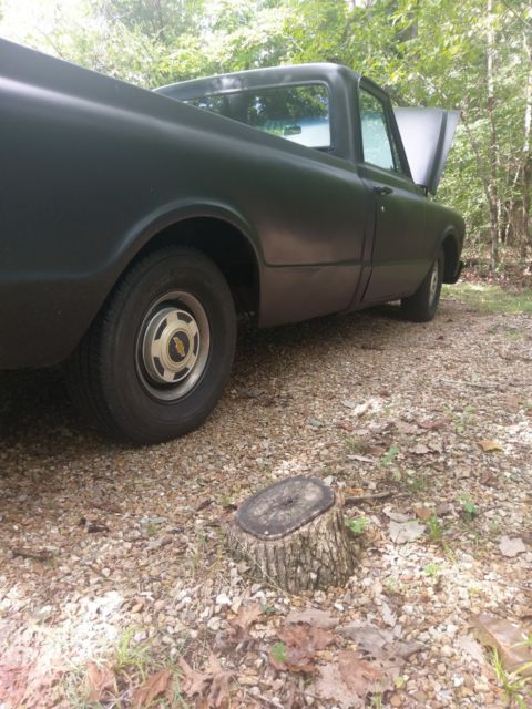 1968 White Chevrolet C-10 pickup