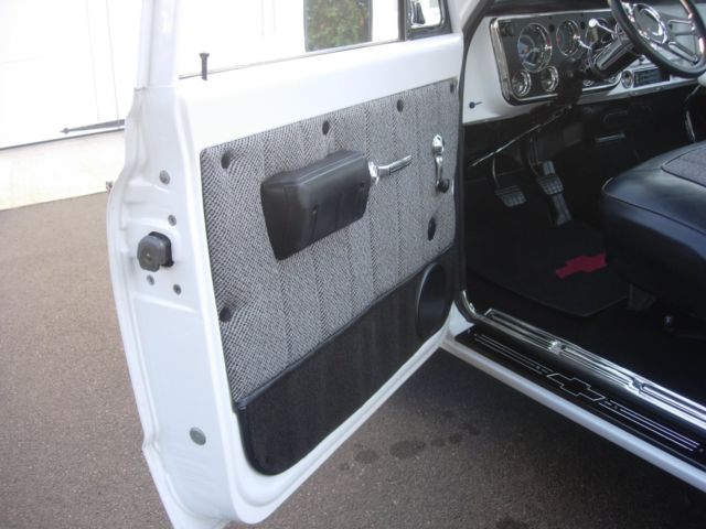 1968 White Chevrolet C-10 Standard Cab Pickup