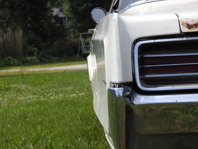 1968 White Chrysler 300 Series Convertible