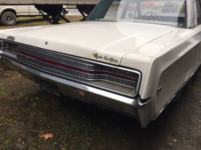 1968 White Chrysler New Yorker Sedan