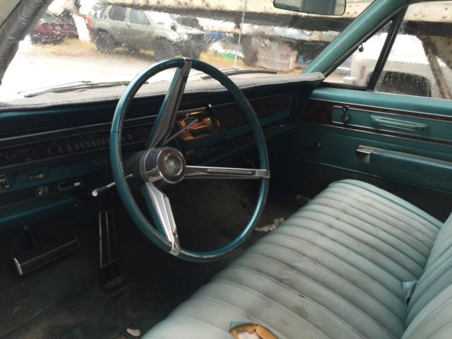 1968 White Chrysler New Yorker Sedan