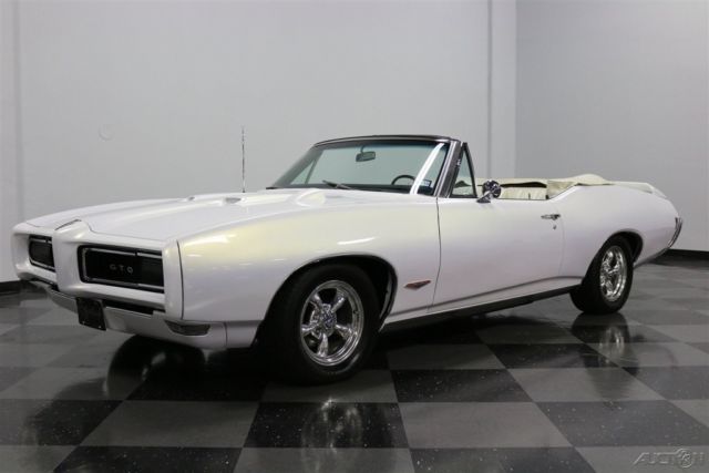 1968 White Pontiac GTO