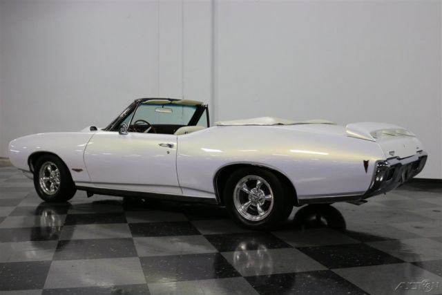 1968 White Pontiac GTO