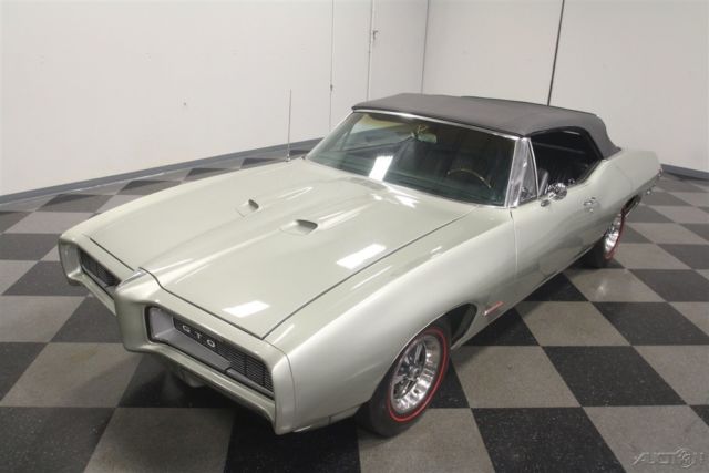 1968 Green Pontiac GTO