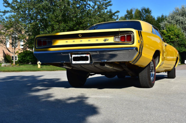 1968 Yellow Dodge Coronet