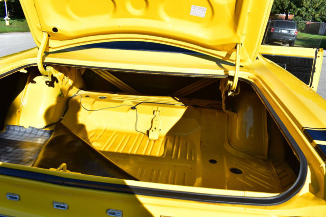 1968 Yellow Dodge Coronet