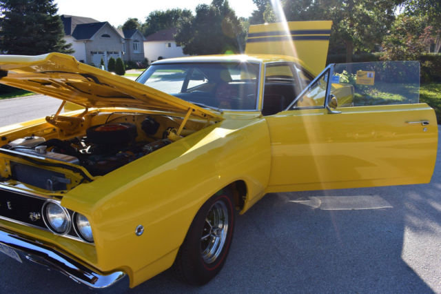 1968 Yellow Dodge Coronet