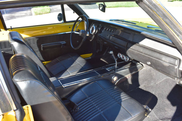 1968 Yellow Dodge Coronet