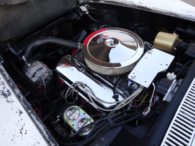 1968 White Chevrolet Corvette Convertible