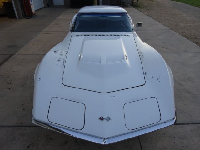 1968 White Chevrolet Corvette Convertible