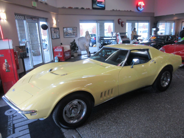 1968 Yellow Chevrolet Corvette