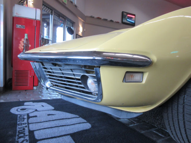 1968 Yellow Chevrolet Corvette