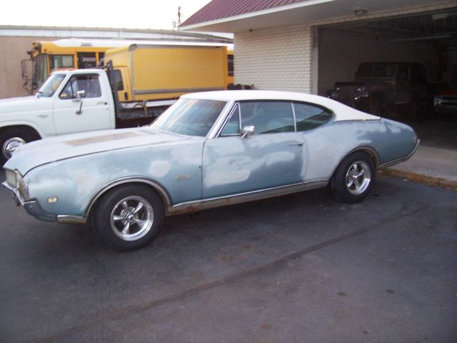 1968 Blue Oldsmobile Cutlass Coupe