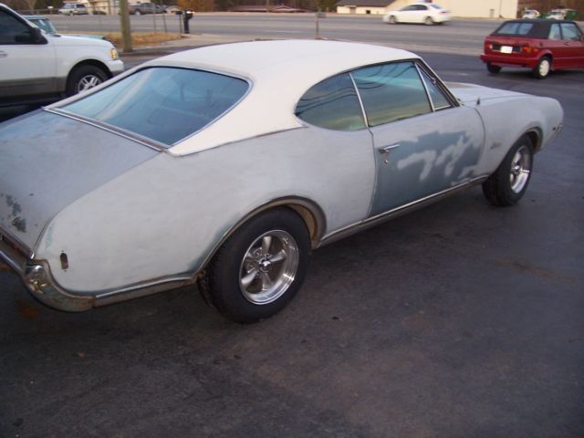 1968 Blue Oldsmobile Cutlass Coupe